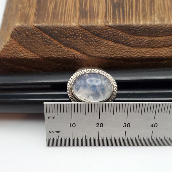 Size 7.5 925 Sterling Silver Oval Large Beautiful Moonstone Ring - Picture 9 of 10